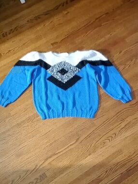 Handmade by Martha Schaal Sweater PTP 22"